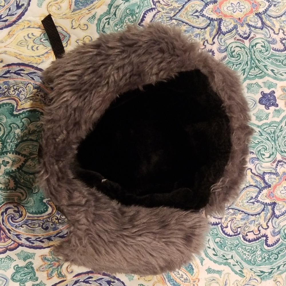 Winter hat - Picture 4 of 4
